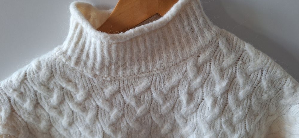 Sweter damski ecru Reserved rozm. S