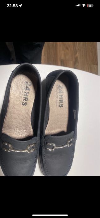 Sapatos 24 horas como novos