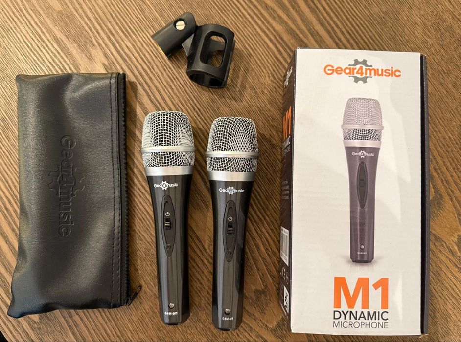 Par de microfones novos Dinamico marca Gear4Music