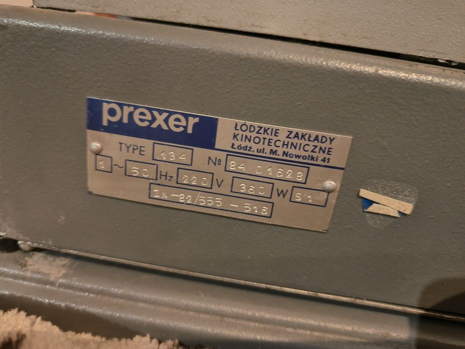 Sprzedam zabytkowy projektor filmowy