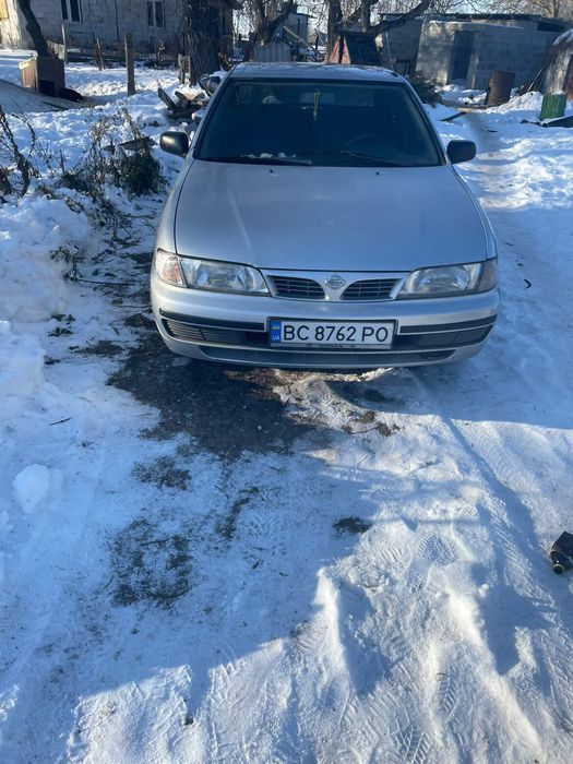 Продам нісан 1.4 газ бензин