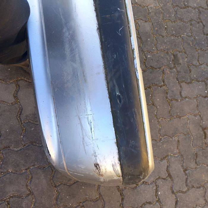 Para choques tras mitsubishi carisma ano 2002
