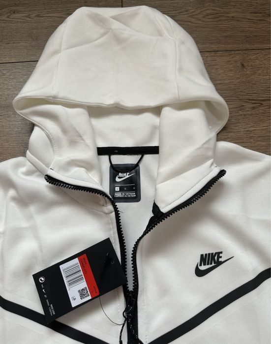 Продам Nike Tech Fleece