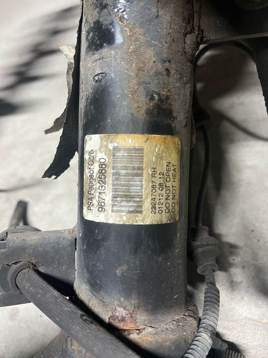 MCPerson Amortyzator Sprężyna tarcza zwrotnica Citroen DS3