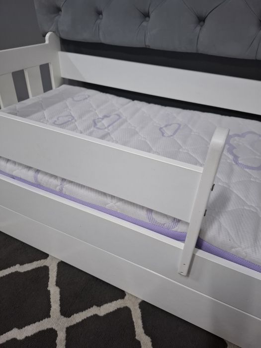 Łóżko dziecięce białe drewniane STASIU z szufladą + materac solidny