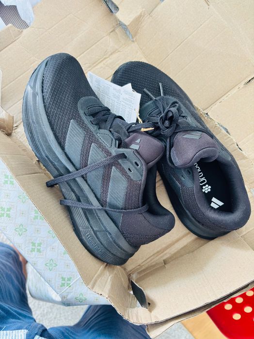 Vende se ténis adidas unisses