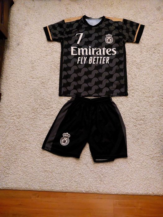 Strój sportowy piłkarski Vini jr. 7 r 158