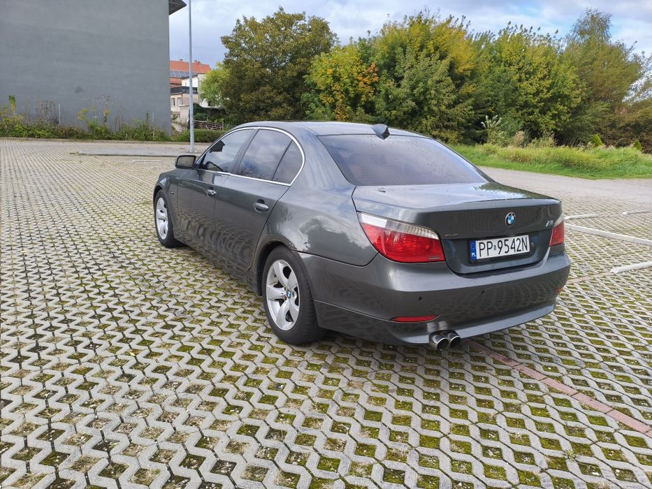 BMW E60 (2.2 R6 M54) 520i