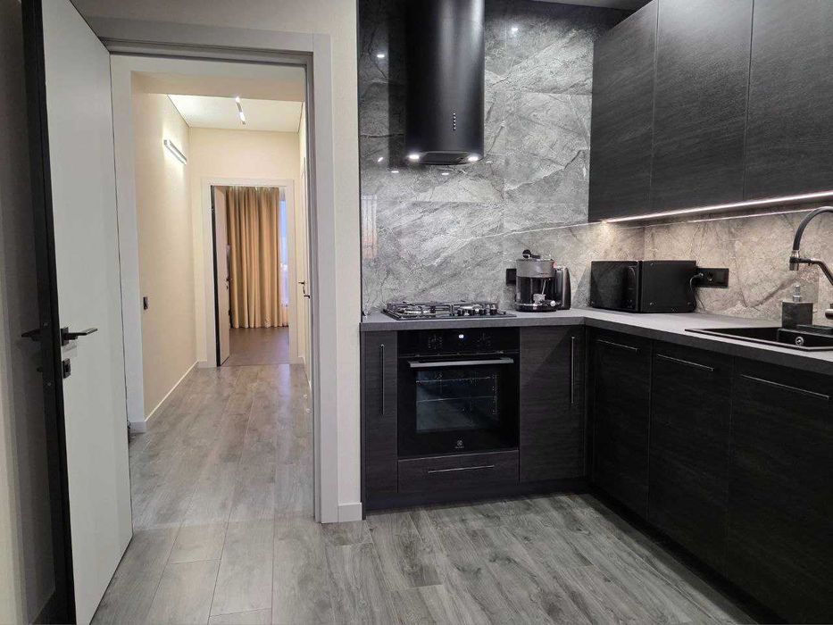 Двокімнатна з ремонтом, ЖК Нові метри Центр, газ, 2% оформлення