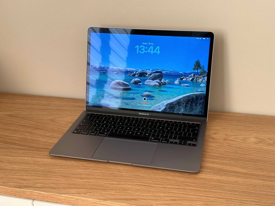 MacBook Air M1 2020 8GB/256GB ZADBANY!