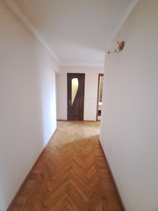 Продается 3ком.кв пл.Победы