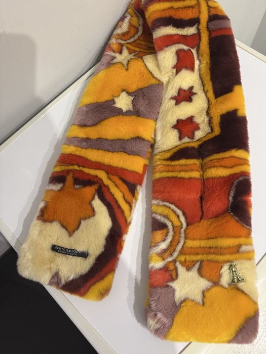 Хутряний шарф із штучного хутра від Scotch & Soda / Maison Scotch.