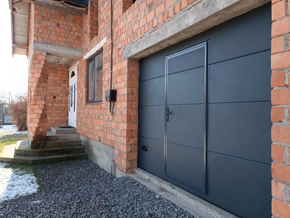 Ворота секційні гаражні