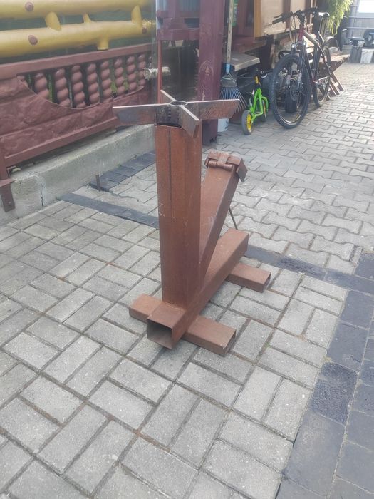 Duży piec rakietowy