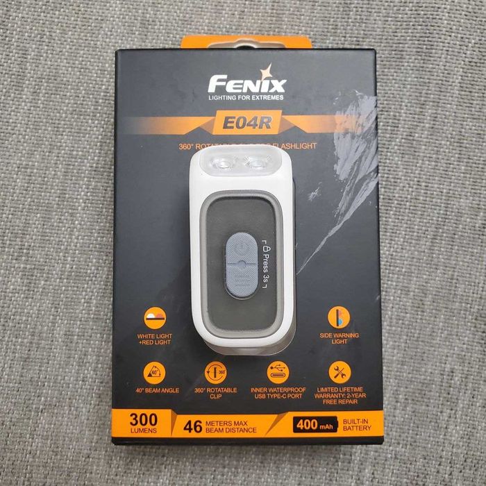 Універсальний ліхтар Fenix E04R з кліпсою 300 Люмен 46 Метрів