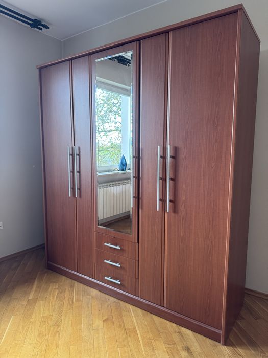 szafa z lustrem