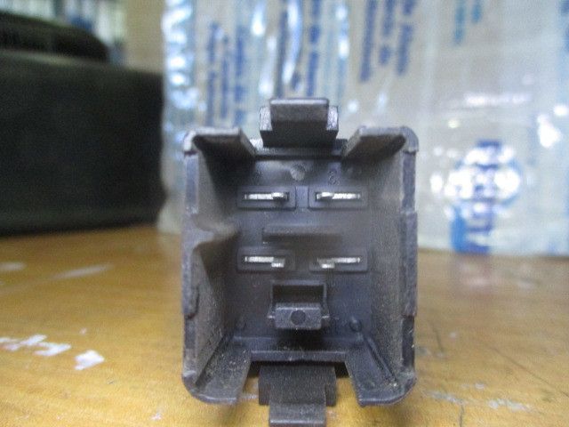 Botão / interruptor 4 piscas VOLKSWAGEN Passat (3B3)
