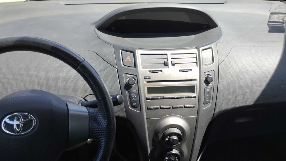 Vendo Toyota Yaris com poucos KM (gasóleo)