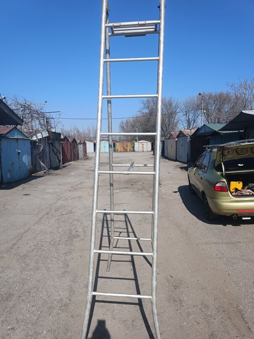 ВЕЧНАЯ алюминиевая стремянка
