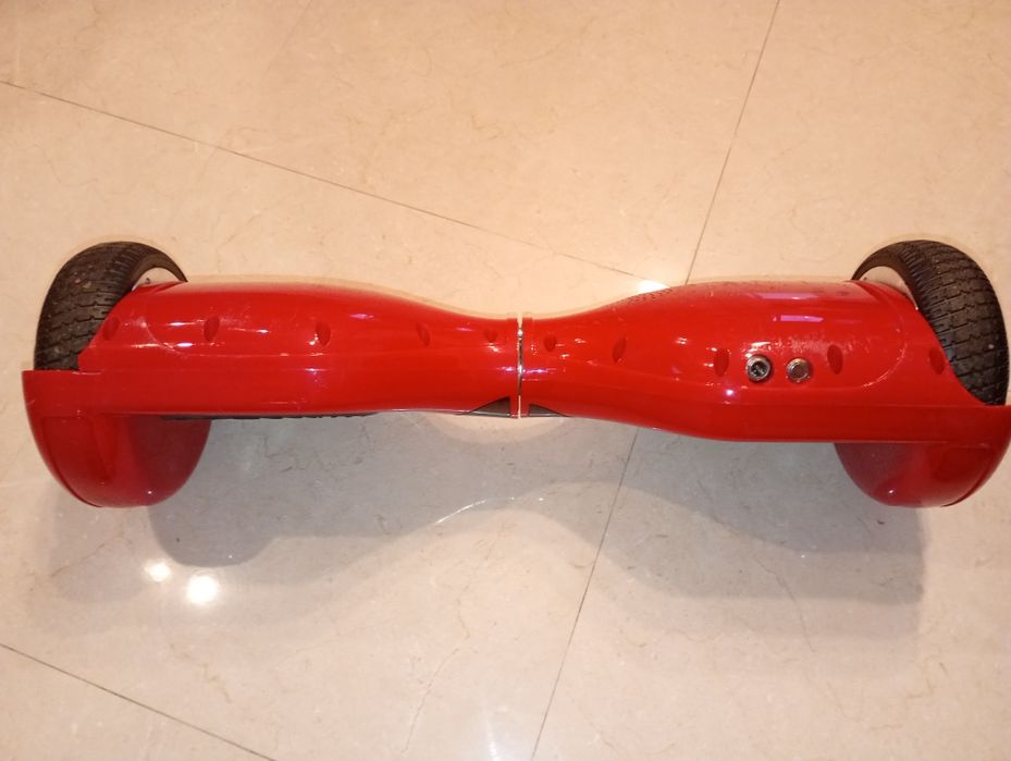 Hoverboard da marca WHINCK PRO. 



+3
O objeto na imagem é um hoverbo
