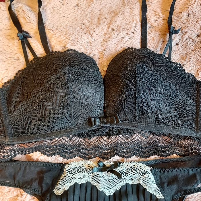 Koszulka nocna czarna. Bielizna, stringi + GRATIS