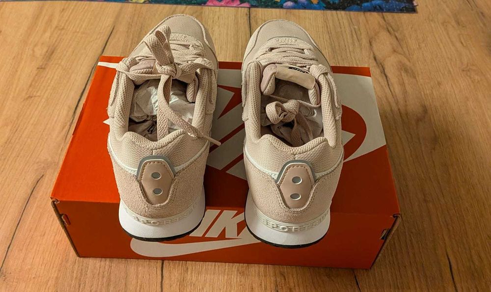 Nike Venture Runner