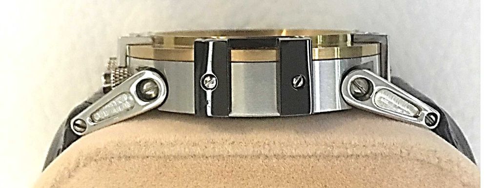 Relógio cronógrafo movimento quartzo bracelete em pele bom estado