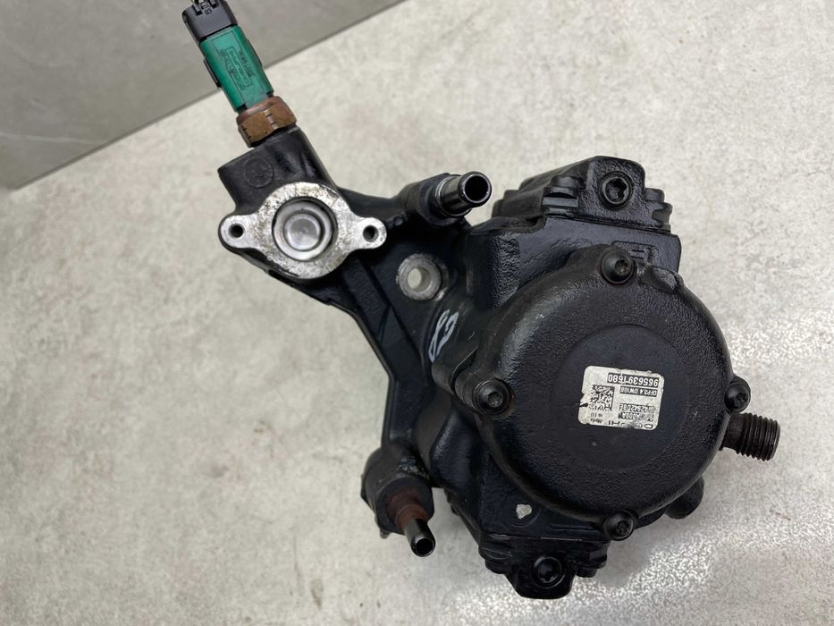 ТНВД топливный паливнй насос Citroen C4 C5 Peugeot 508 407 308 2.0 HDi