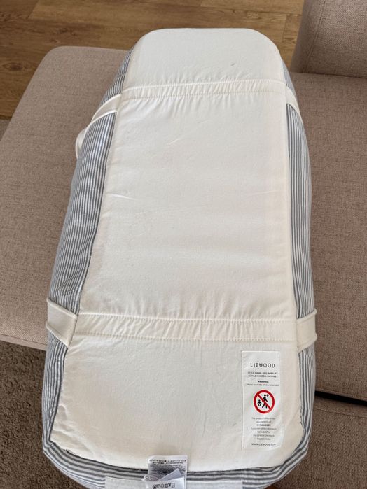 Liewood Gro Babylift (Ninho e Alcofa Portátil) – Riscas Azuis – Como Novo