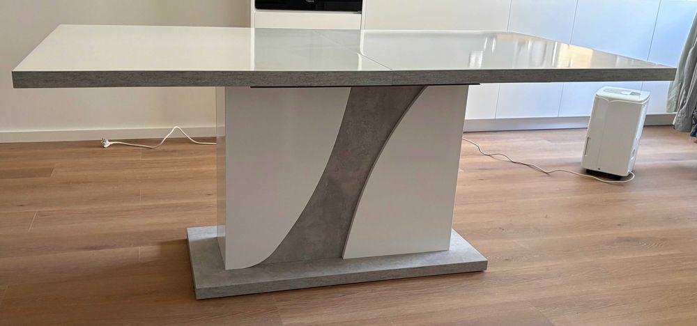 Mesa jantar goya  inclui cadeiras de jantar