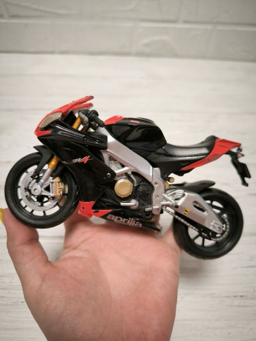 Мотоцикл APRILIA RSV 4 Factory ідеальний стан