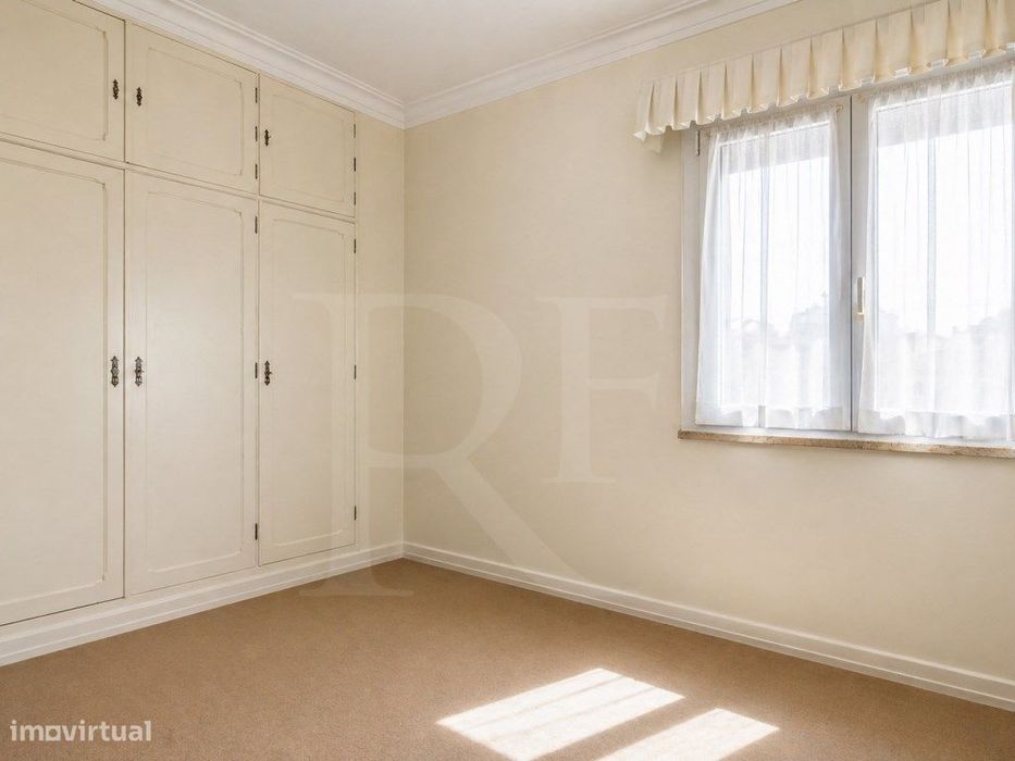 Apartamento familiar T5 na Estrela | Prédio com elevador