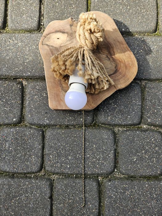 Lampka z drewna, rękodzieło