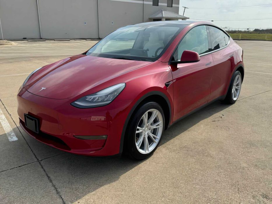 Tesla Model Y      2021