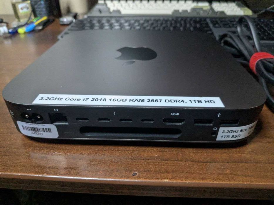 Mac Mini 2018 Space Gray i7-8700B / 16Gb DDR4 / 1Tb SSD + кейс