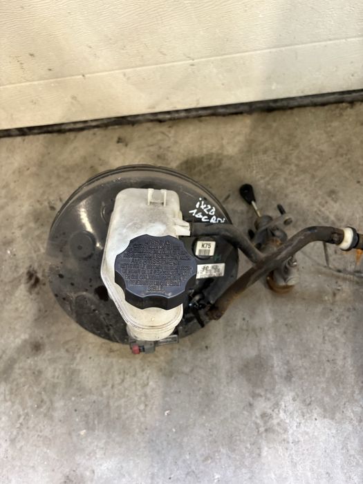 Serwo hamulcowe Hyundai ix20 1.6crdi 58500-1k750