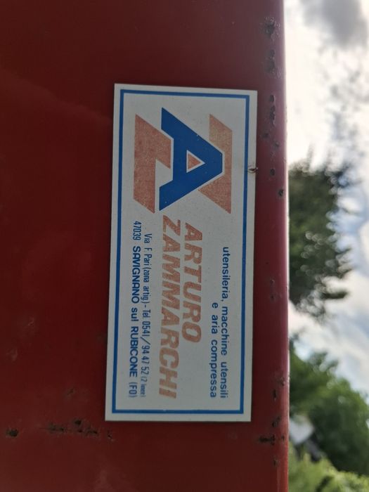 Solidny włoski masywny żuraw do silników