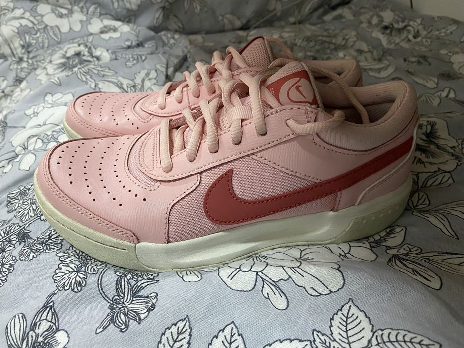 Жіночі кросівки Nike