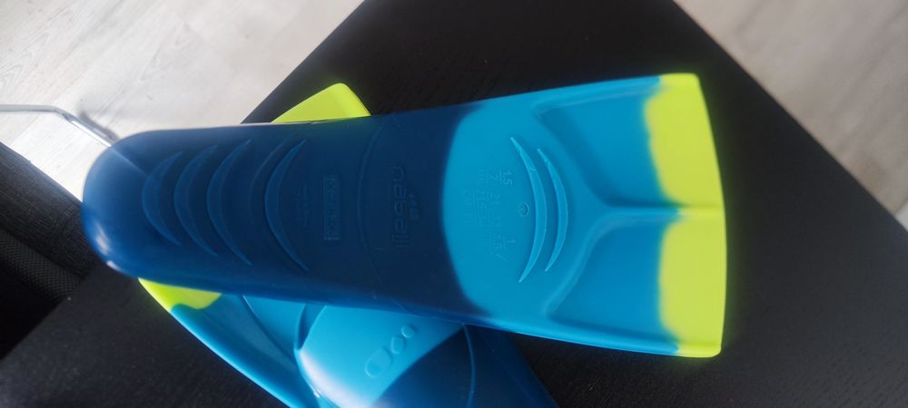 Barbatanas e snorkel