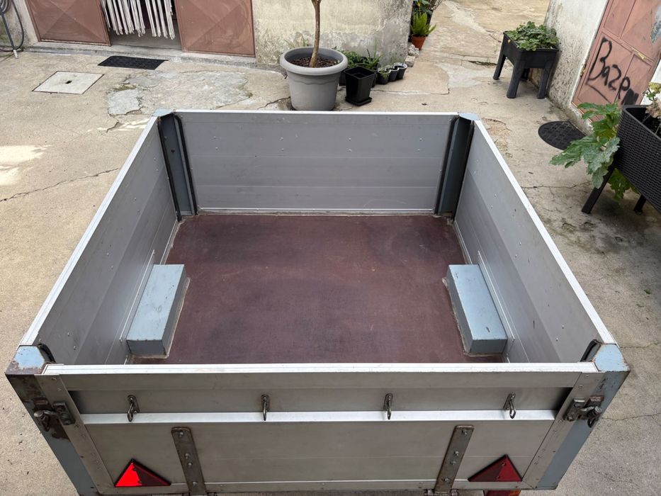 ATRELADO / REBOQUE 300KG com lona e pés de arrumação