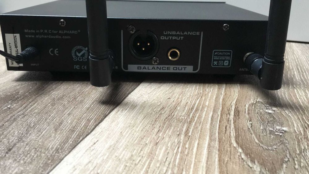 Stacja nadawcza do mikrofonów bezprzewodowych ALPHARD U1