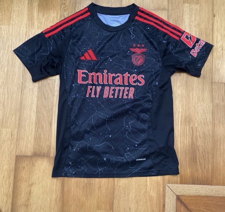 camisola benfica preta 24/25
