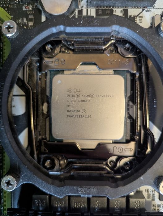 Продам комплект  8 ядер 2011v3