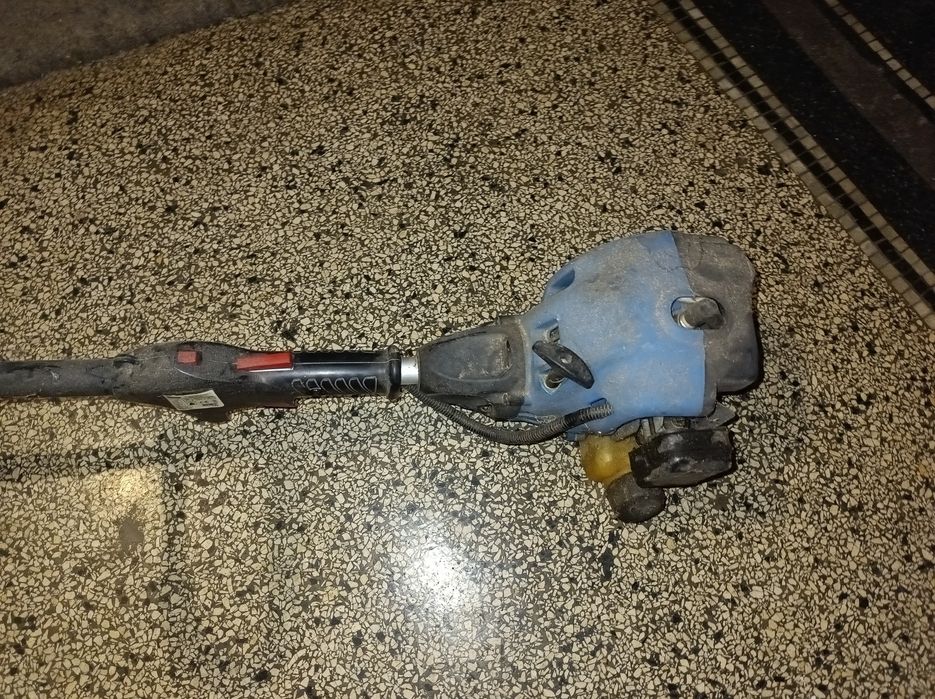 Podkaszarka spalinowa