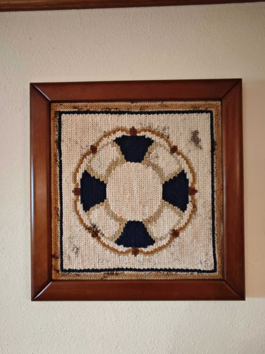 Quadro de Arraiolos 44x44 feito à mão