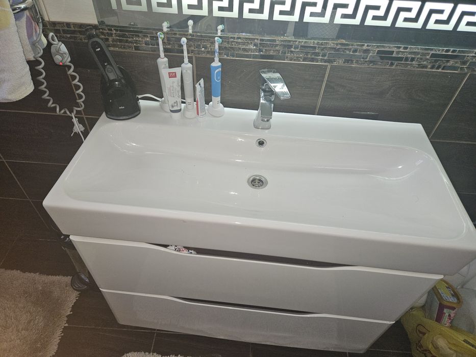 Тумба з умивальником