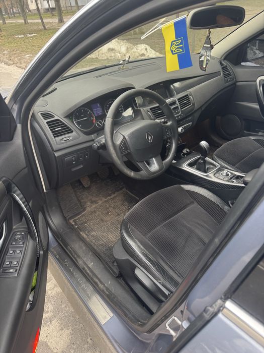 Ranault Laguna3 гарний стан