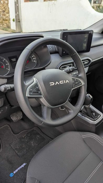 Dacia Sandero 1.0 TCe CVT Automático 2023 – 3.180 km