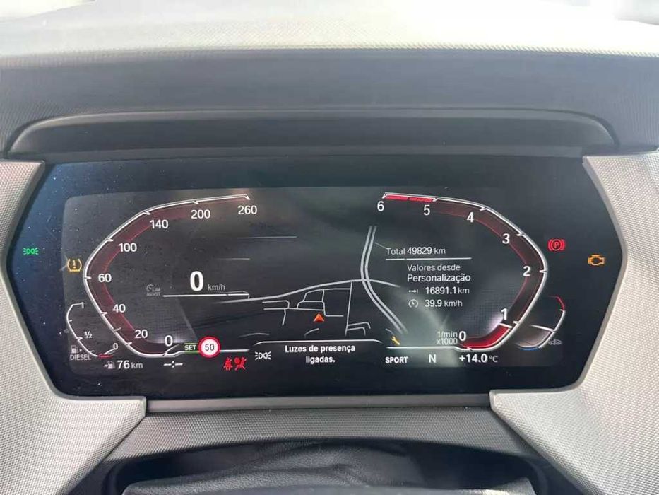 BMW 1 Hatchback (F40) 116 d de 2023 Salvado