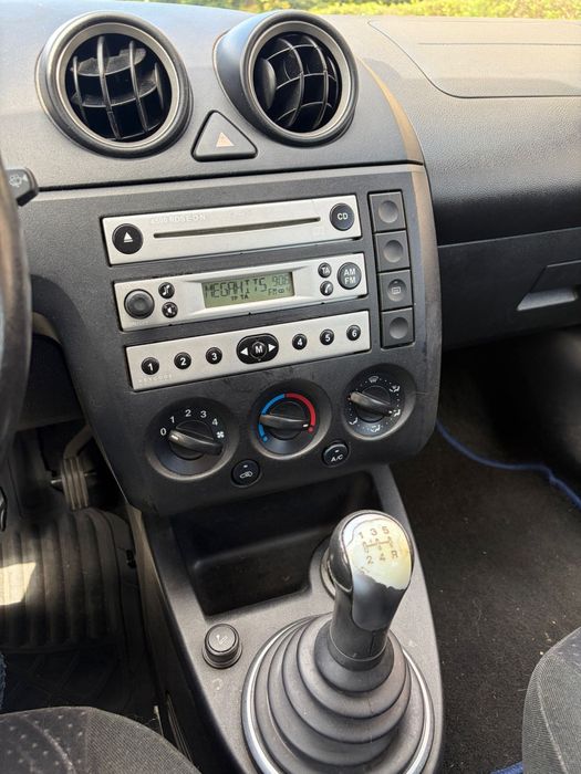 Ford fiesta 2005 gasolina